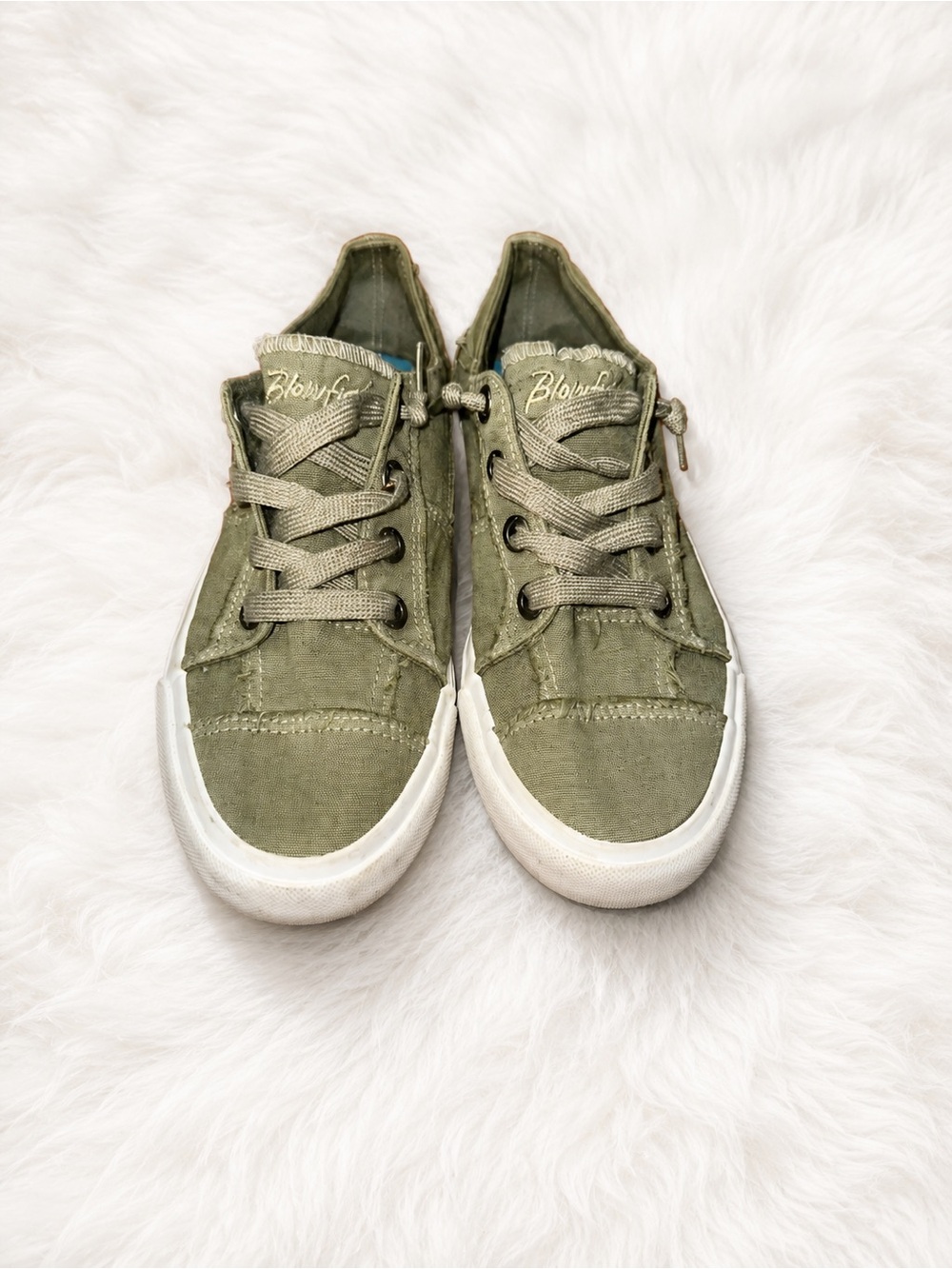 Blowfish Malibu Women’s Size 7.5 Olive Green Canvas Sneakers Casual Distressed - Picture 2 of 5